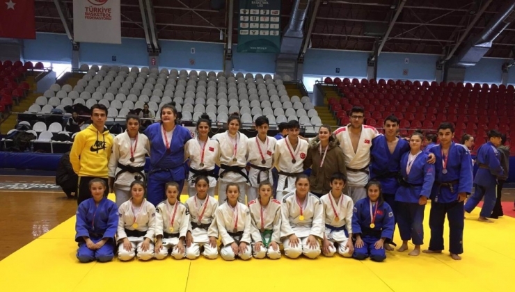 Salihlili Judocular Manisa’da Fırtına Gibi Esti