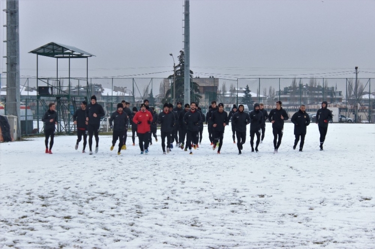 Herkes Kampta Onlar Tesislerde Çalışıyor