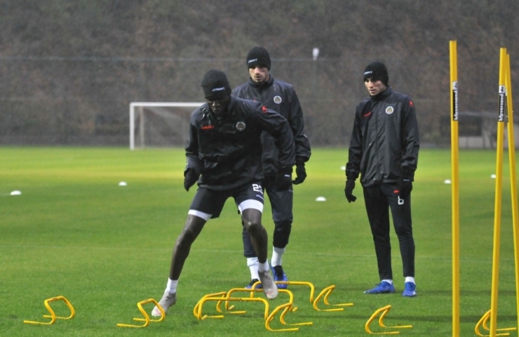 Alanyaspor, Devre Arası Kampında İlk İdmanına Çıktı