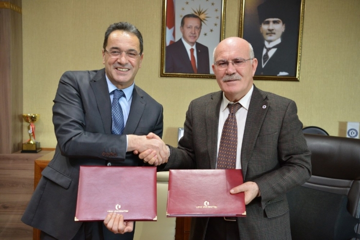 Uşak Üniversitesi Ve Uşak Fen Lisesi Arasında İşbirliği Protokolü İmzalandı