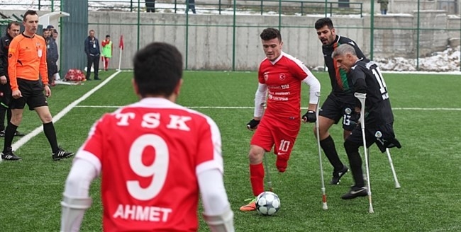 Vali Baruş Tribünden Destek Verdi