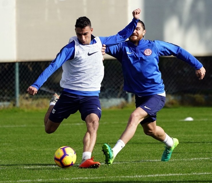 Antalyaspor Devre Arası Hazırlıklarını Sürdürüyor