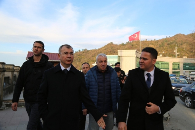 Sarp Sınır Kapısı’nı Geçtiğimiz Yıl 6 Milyon 912 Bin 356 Yolcu Kullandı