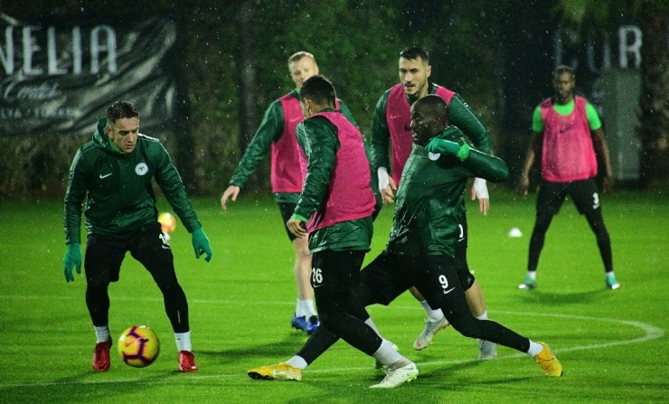 Atiker Konyaspor’un Devre Arası Kampı Başladı