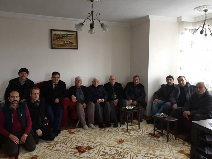 Başkan Yalçın Kutsal Topraklardan Dönen Vatandaşları Ziyaret Etti