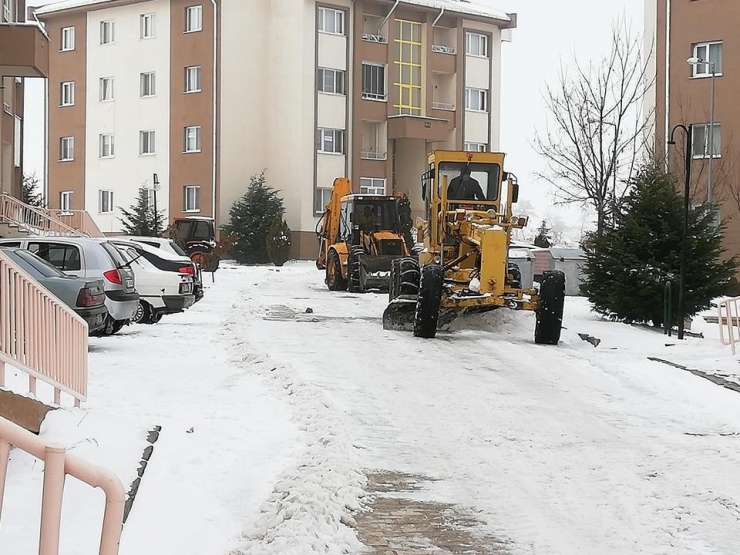 Dumlupınar’da Kar Temizleme Çalışması