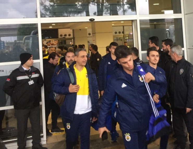 Fenerbahçe Antalya’ya Geldi