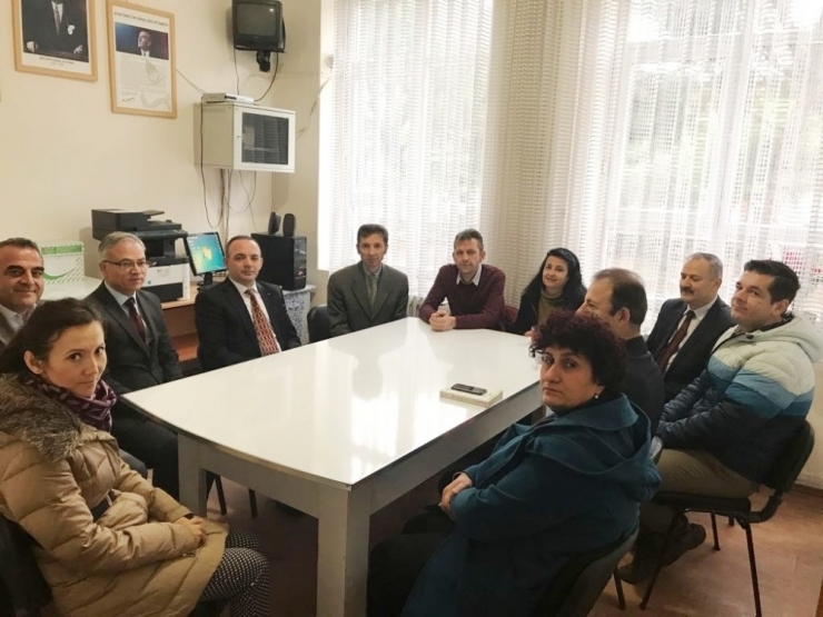 Kaymakam Öner, Çok Kitap Okuyan Öğrencileri Ödüllendirdi