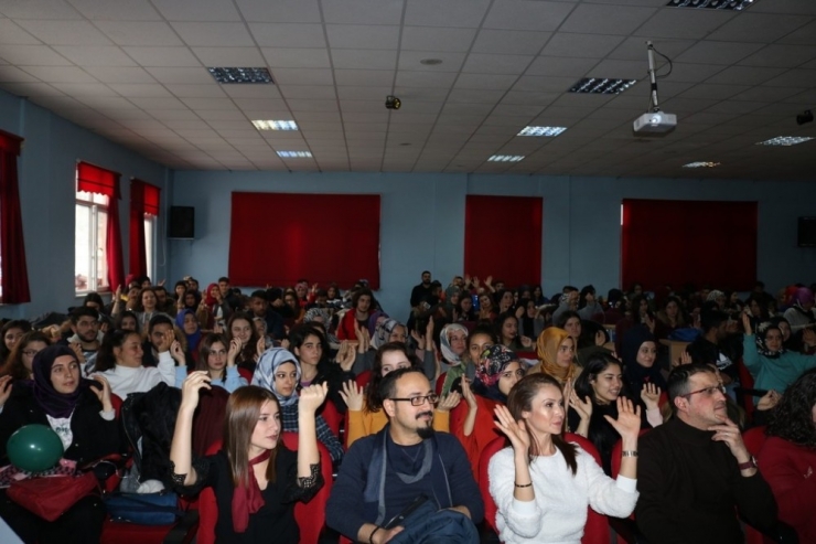 Üniversite Öğrencilerine “Motivasyon Ve Stres Yönetimi“ Semineri