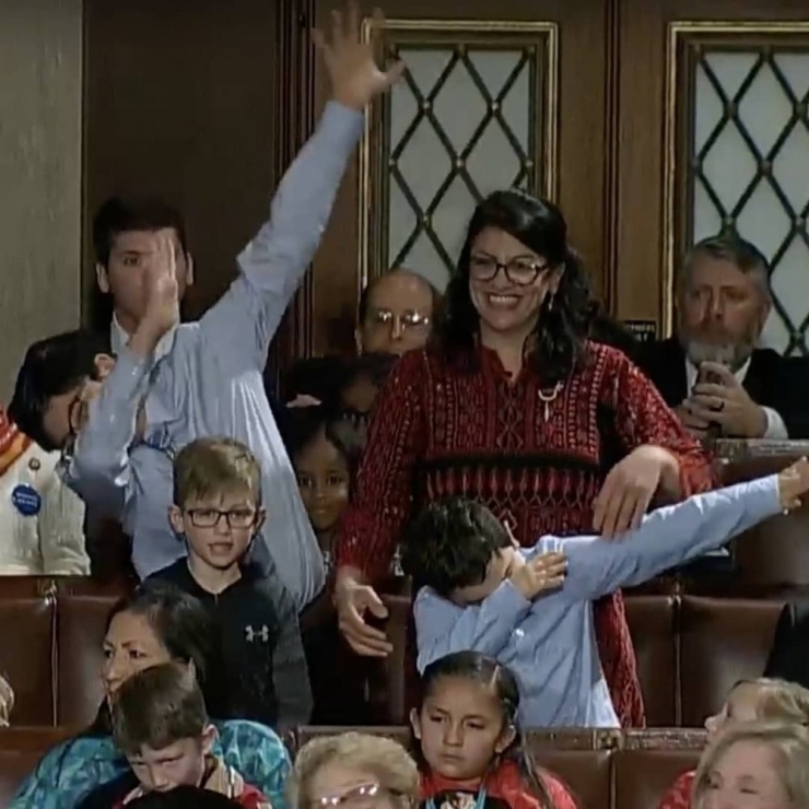 Abd’de Kongre Üyesi Geleneksel Filistin Kıyafeti İle Yemin Etti