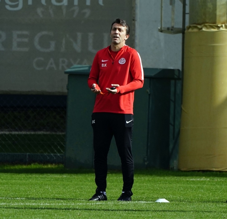 Bülent Korkmaz: “Sezonun İkinci Yarısı Gerçek Lig Başlayacak”