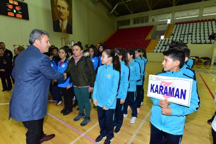 Anadolu Yıldızları Osmaniye’de