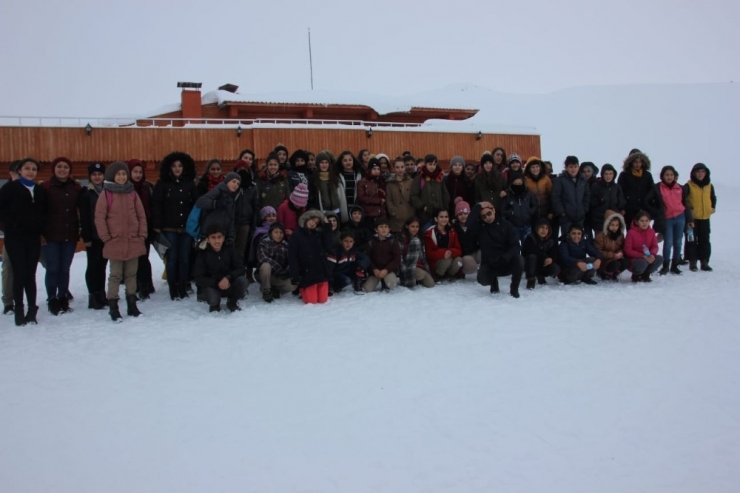 Hakkâri’de Okullar Arası Alp Disiplini Kayak Yarışması