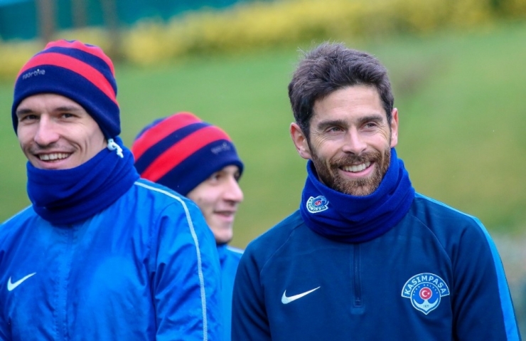 Kasımpaşa, Hazırlıklarını Sürdürdü