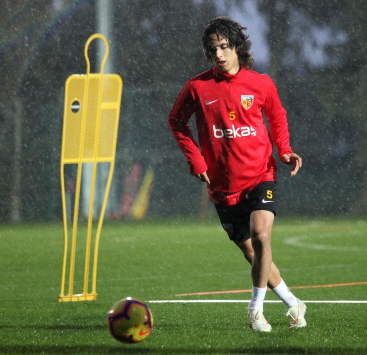 Kayserispor’un Yerli Messi’si İmza Atıyor