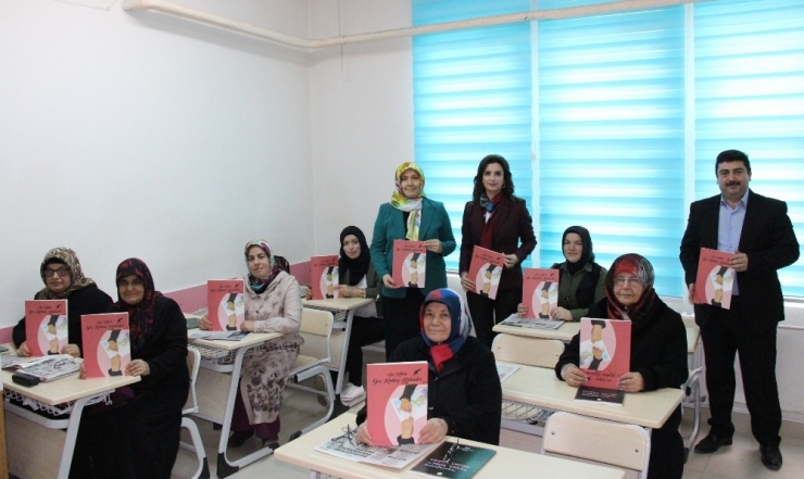 70 Yaşında Okuma-yazma Öğrendiler Bir De Kitap Yazdılar
