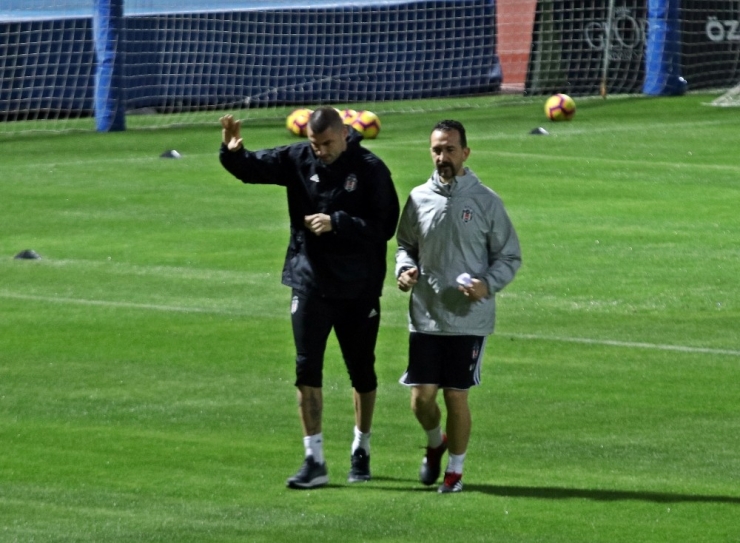 Beşiktaş, Bir Eksikle Hazırlıklarını Sürdürdü