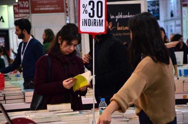 Yılın İlk Kitap Fuarı Adana’da Açıldı