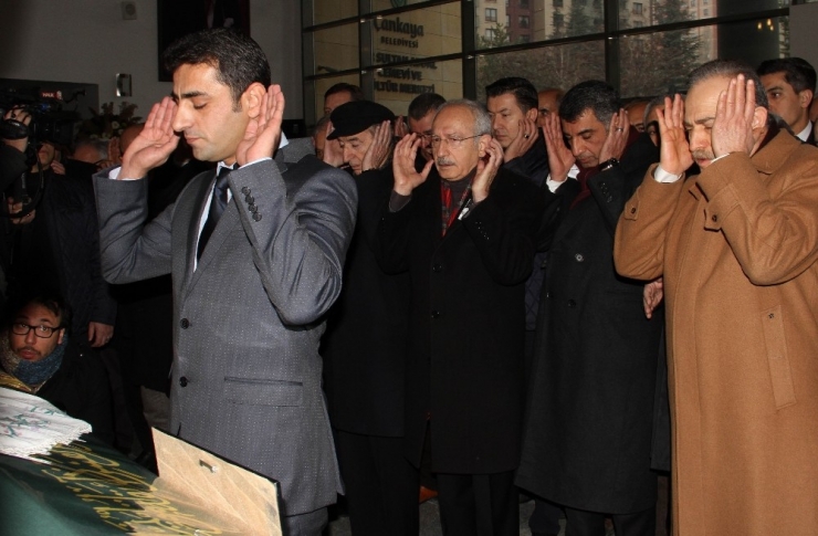 Chp’li Gürsel Erol’un Annesi Son Yolculuğuna Uğurlandı