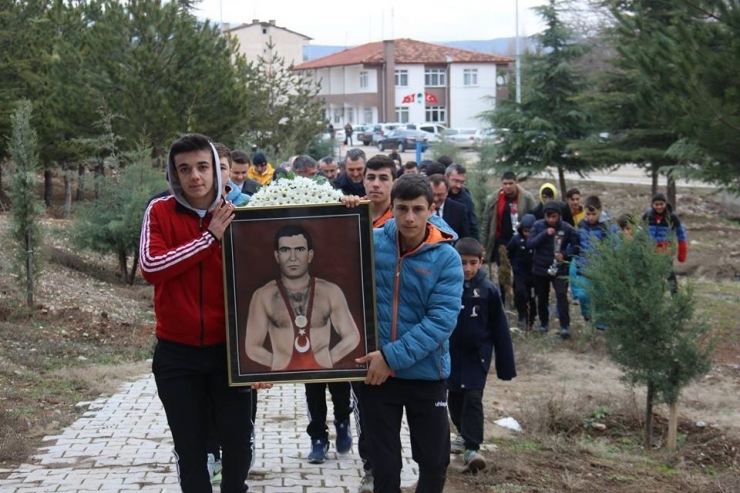 Hamit Kaplan Mezarı Başında Anıldı