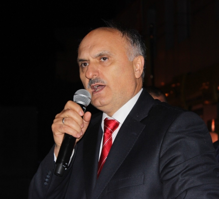 Ak Parti Milletvekili Öztürk’ten Çöp Tepkisi