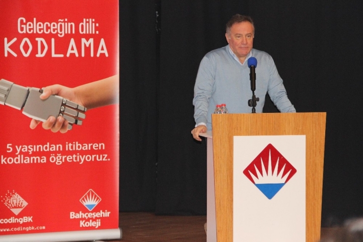 Bahçeşehir Uğur Eğitim Kurumları Başkanı Enver Yücel, Velilerle Buluştu