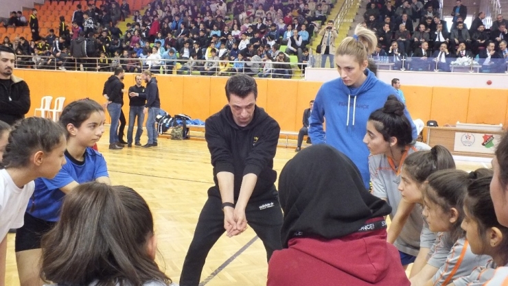 Guidetti’den Kız Çocuklarına Eğitim