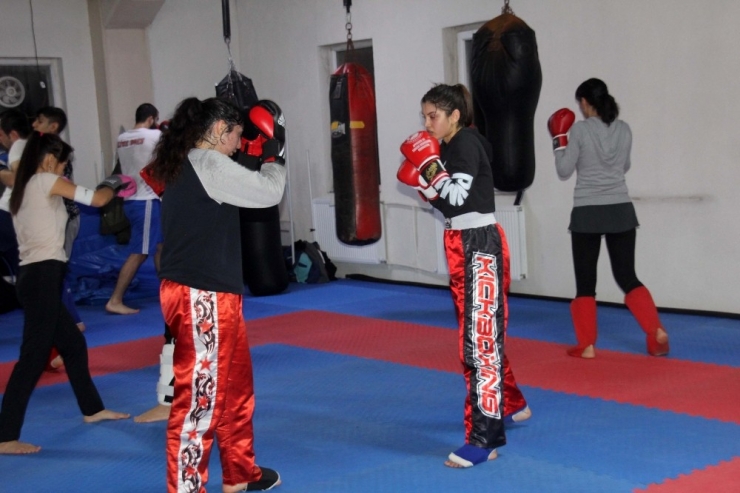 Kick Boks’ta Milli Takımın Deposu Balıkesir