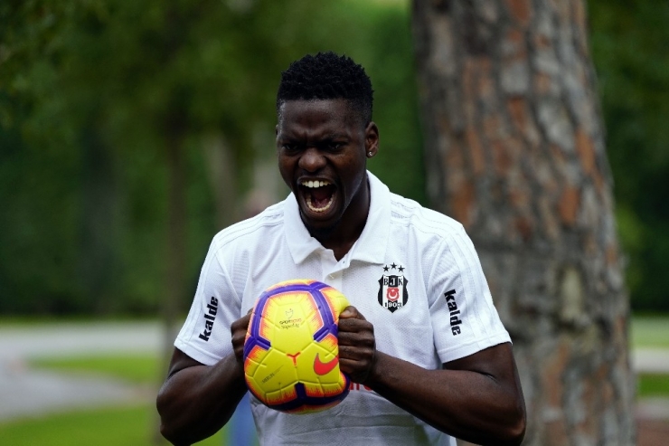 Nicolas Isimat-mirin: “Büyük Zaferler Kazanacağıma İnanıyorum”