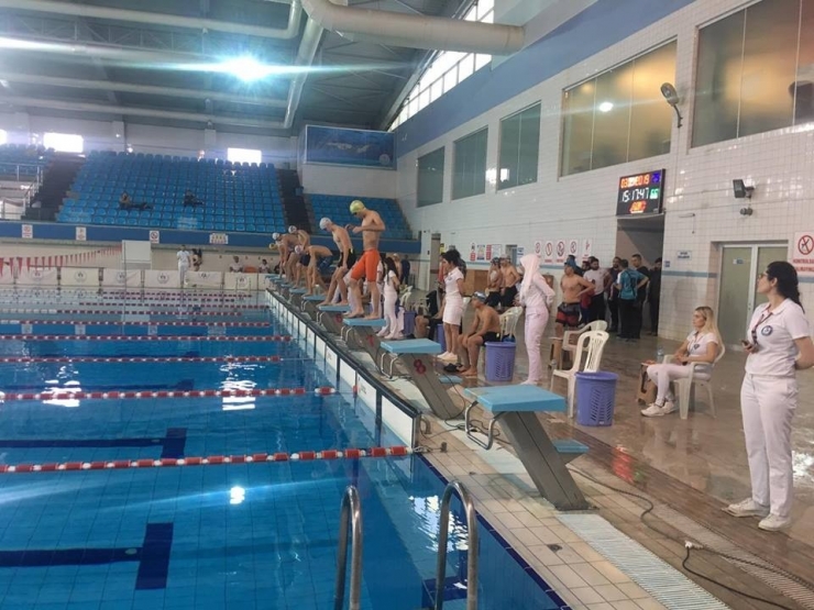 Yüzme Gençler İl Birinciliği Müsabakaları Tamamlandı