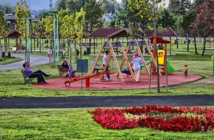 Sakarya Büyükşehir’den Çocuklar İçin 530 Park