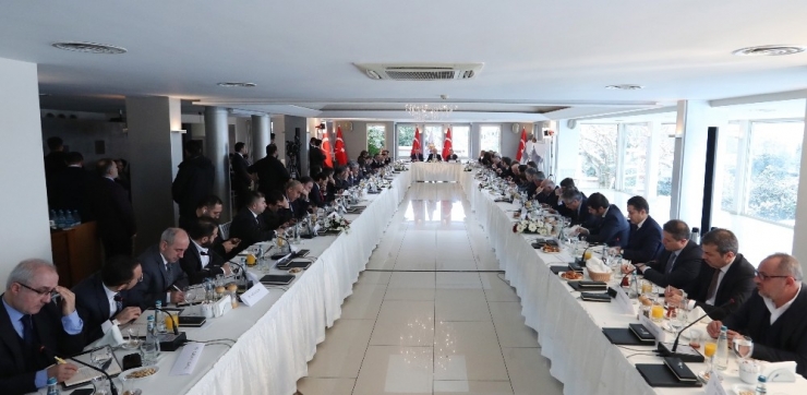 Binali Yıldırım: "Trafiği Çekilebilir Seviyeye Getireceğiz"