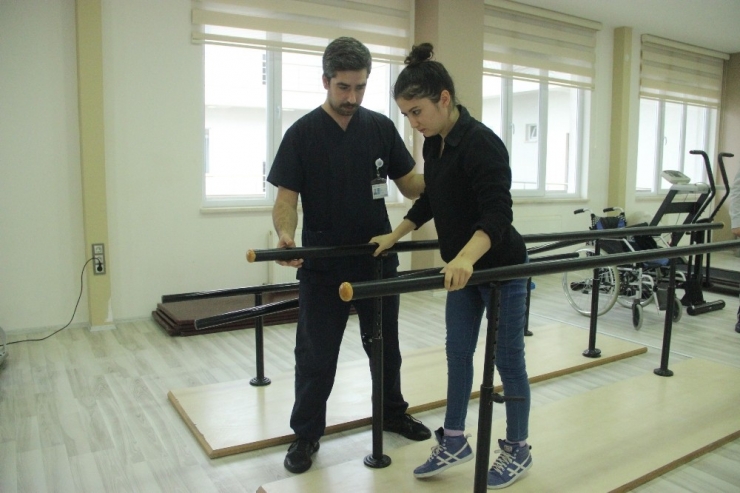 Doktorların ‘Uğraşma’ Demesine Aldırış Etmeden İlk Adımını Attı