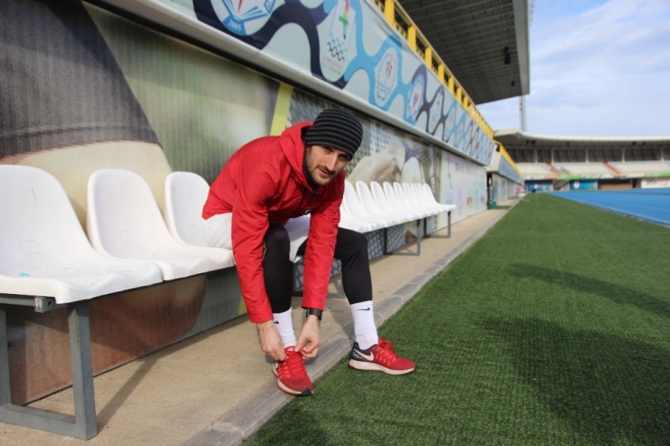 23 Yaşında Görme Kaybına Uğrayan Hakan’ın Atletizmde Başarı Dolu Hikayesi