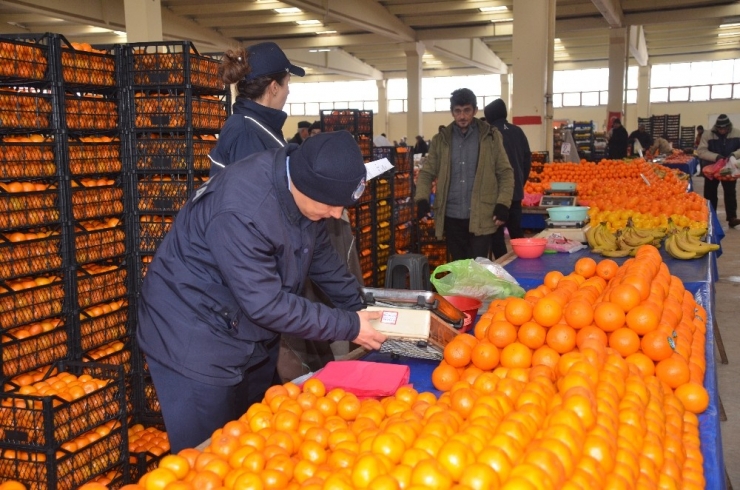 Kapalı Pazarda Ölçü Ve Tartı Aletleri Denetimi Yapıldı