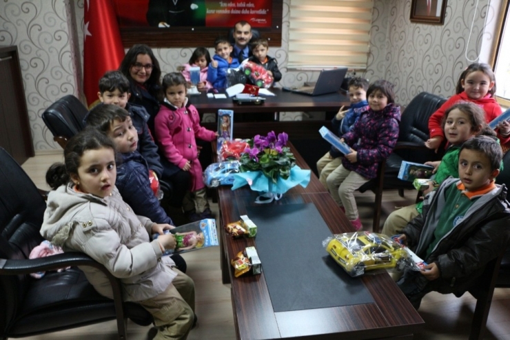 Minikler Meslekleri Tanıyor