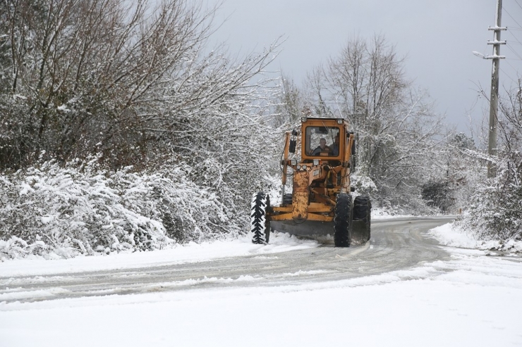 Sapanca’da Kar Küreme Çalışmaları