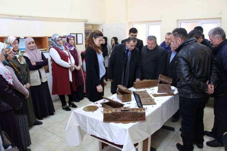 Ahşap, Kadınların Elinde Sanata Dönüştü