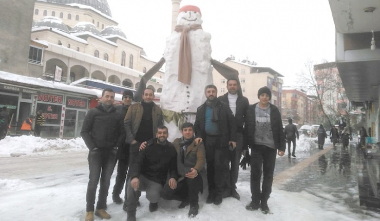 Bir Birinden Farklı Kardan Adam Yaptılar