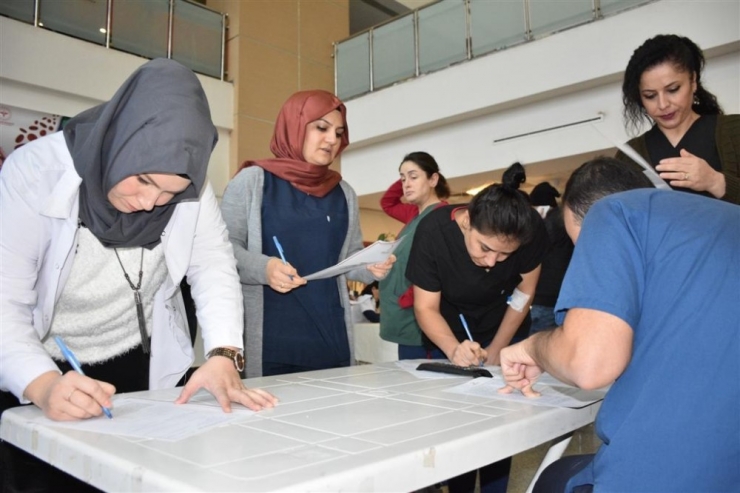 Sağlıkçılar Kök Hücre Bağışı İçin Sıraya Girdi