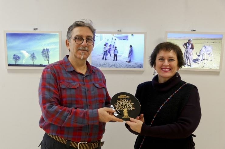 “Işığın Eşliğinde” Sergisi Tskm’de Açıldı