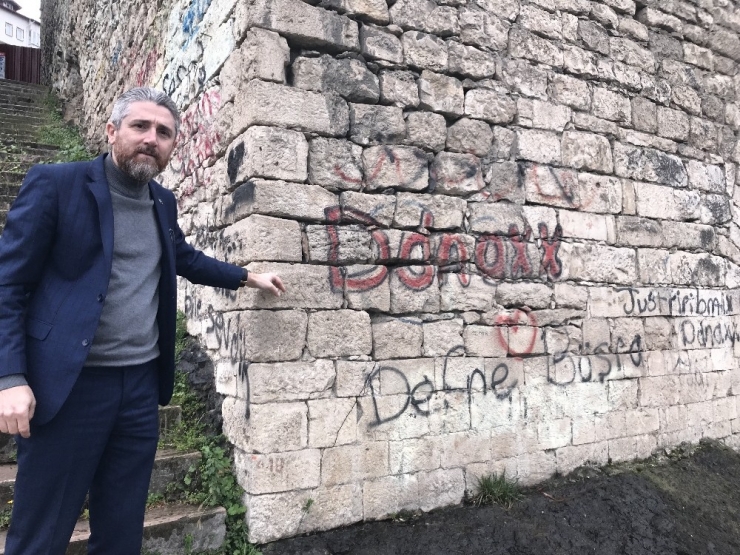 Tarihe Saygısızlık