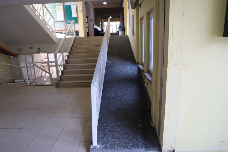 Turgutlu Belediyesi Eğitimin Önündeki Engelleri Kaldırıyor