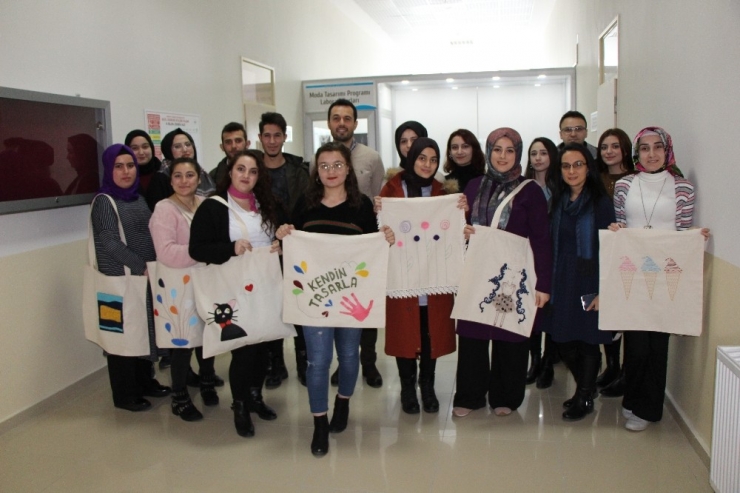 Modacı Üniversitelilerden Çevreci Bez Çanta