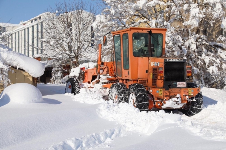 Bingöl’de 80 Köy Yolu Ulaşıma Açıldı