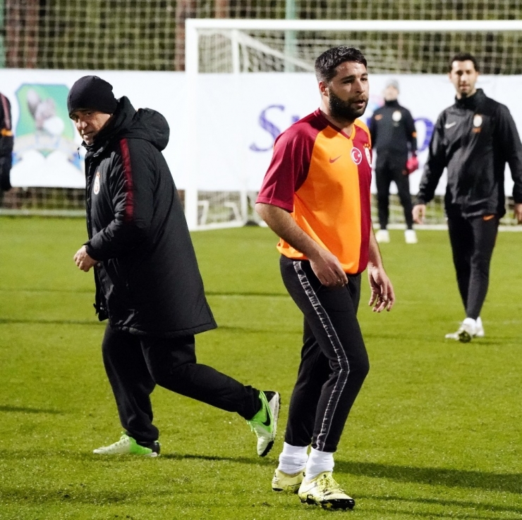 Galatasaray Teknik Ekibi, Muhabirleri Mağlup Etti