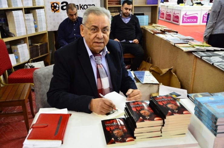 Yalçın Öcal Okuyucularıyla Buluştu