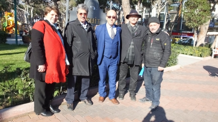 Burhaniye’de Ambulans Şoförü Bayraktar Bağımsız Başkan Adayı Oldu