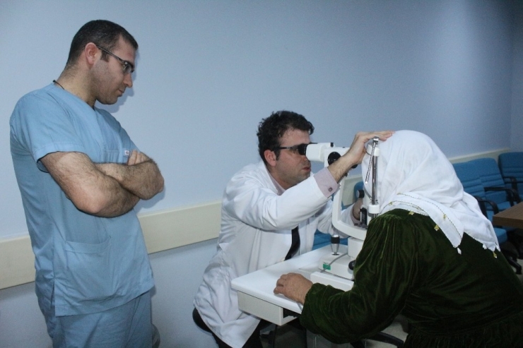 Bölgede İlk Kez Yarım Kat Ve Kapalı Kornea Nakli Yapıldı