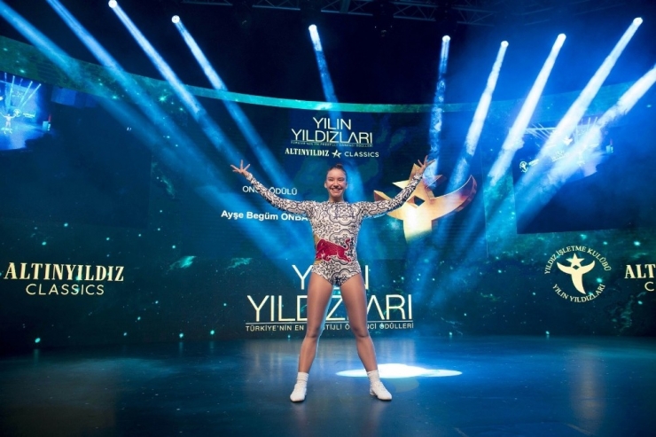 Ayşe Begüm Onbaşı ‘Onur Ödülü’ Aldı